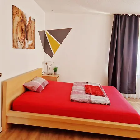 Royal Grosszuegige 4 Zimmer-wohnung Mit Balkon Apartment *