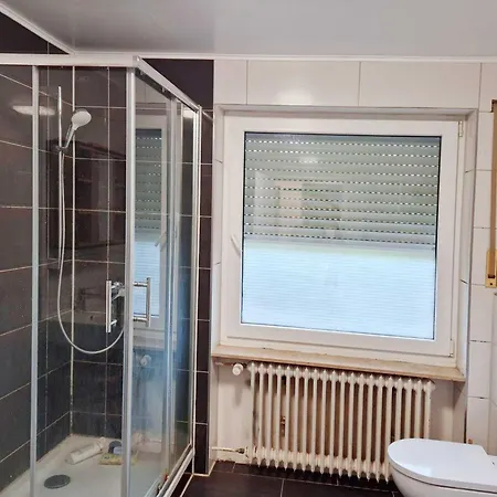 Apartment Royal Grosszuegige 4 Zimmer-wohnung Mit Balkon *