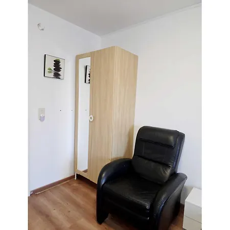 Royal Grosszuegige 4 Zimmer-wohnung Mit Balkon *